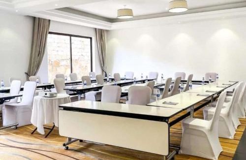 Buhaguzi Hotel | Hotel Brovad