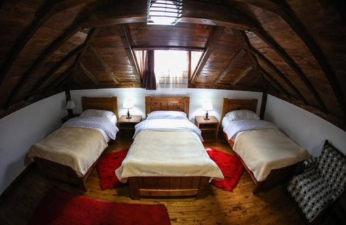 Korce House | Hotel Bujtina e Bardhe