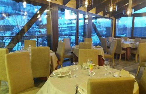 Montanuy Hotel | Hotel Ca de Graus