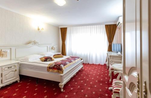 Miroslava Hotel | Hotel Capitol