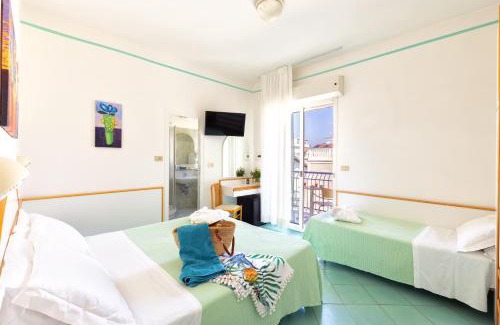 Alba Hotel | Hotel Caprice B&B - in centro a Riccione