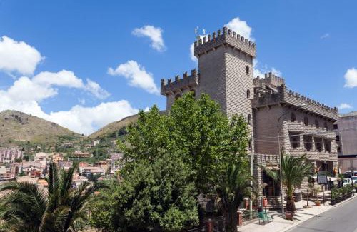Montelepre Hotel | Hotel Castello di Giuliano