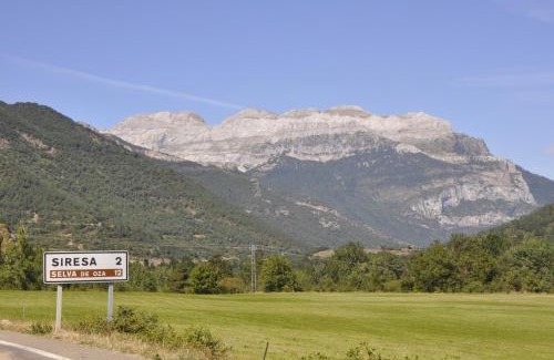 Siresa Hotel | Hotel Castillo d'Acher