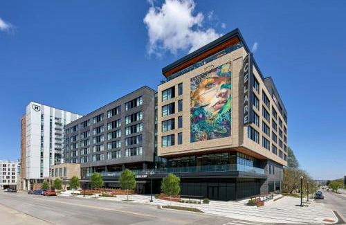 Cincinnati Hotel | Hotel Celare, Cincinnati Midtown, a Tribute Portfolio Hotel