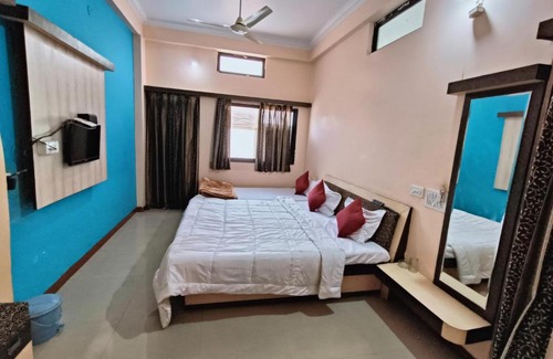 Maheshwar Hotel | Hotel chaitanya