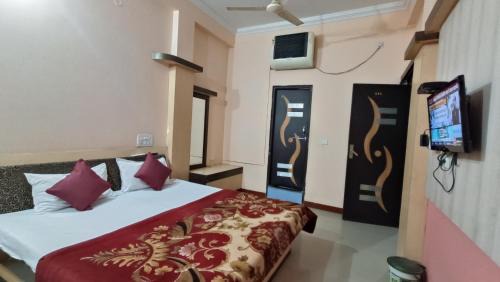 Maheshwar Hotel | Hotel chaitanya