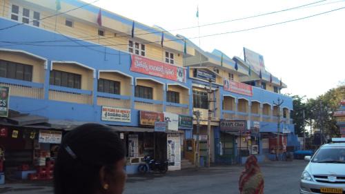Puttaparthi Hotel | hotel chaitanya international