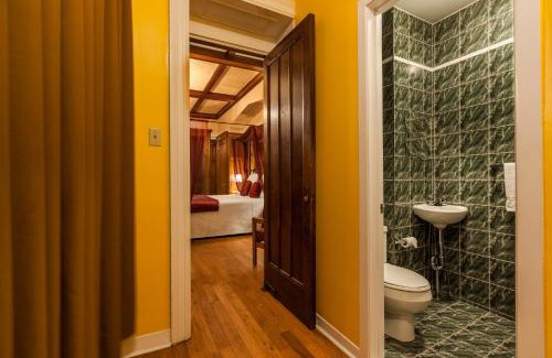 Quartier des Spectacles Hotel | Hotel Chateau de l'Argoat