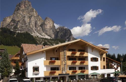 Corvara in Badia Hotel | Hotel Christian