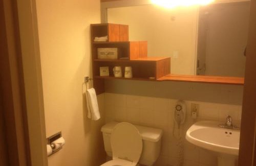 Quartier des Spectacles Hotel | Hotel Chrome Montreal Centre-Ville