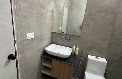 Gurugram Hotel | Hotel Clay Inn