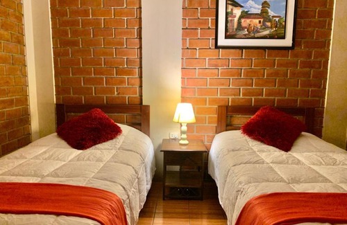 San Vicente de Canete Hotel | Hotel Colibri