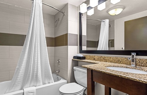 East Syracuse Hotel | Hotel Concord Syracuse, an Ascend Collection Hotel