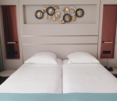 Targu Frumos Hotel | Hotel Coroana