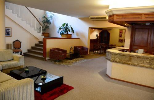 Melo Hotel | Hotel Crown