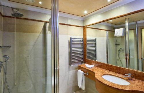 Montano Lucino Hotel | Hotel Cruise