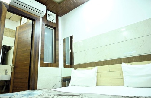 Ghaziabad Hotel | Hotel Crystal