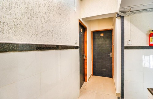 Kurla West Hotel | Hotel Crystal Inn