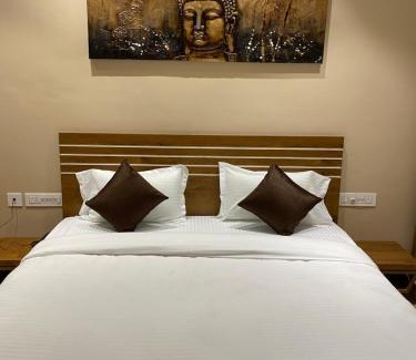 Veraval Hotel | HOTEL DAMODAR