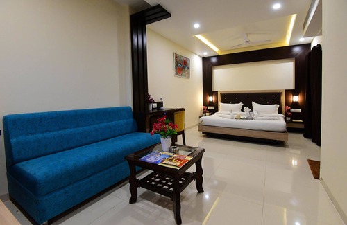 Bhopal Hotel | Hotel Dayal Shree Paradise