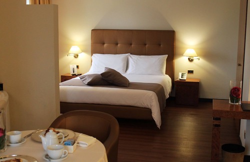 Avellino Hotel | Hotel De La Ville Avellino