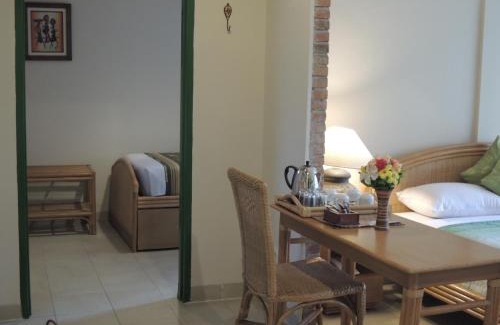 Medan Resort | Hotel Deli River and Restaurant Omlandia
