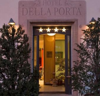 Santarcangelo di Romagna Hotel | Hotel Della Porta