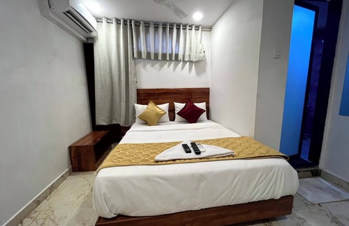 Goregaon West Hotel | Hotel Delmond Prime
