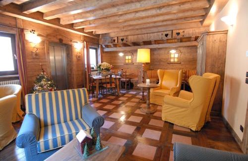 Antey-Saint-Andre Hotel | Hotel Des Roses