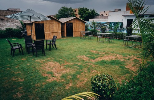 Bhiwani Hotel | Hotel DM Heavens