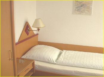 Hanau House | Hotel Domino