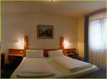 Hanau House | Hotel Domino