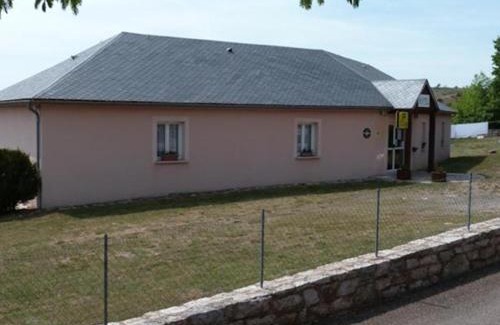 Mas-Saint-Chely Hotel | Hotel du Mont Servy
