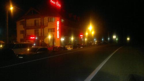 Simian Hotel | Hotel Eden