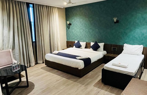 Surat Hotel | Hotel Elegant inn- Ichhapore