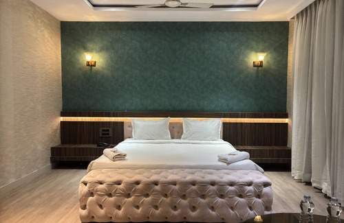 Surat Hotel | Hotel Elegant inn- Ichhapore