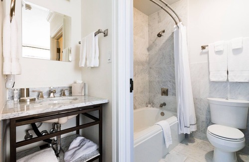 West Campus Hotel | Hotel Ella