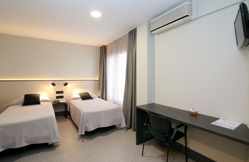 Esplugues de Llobregat Hotel | Hotel Esplugues