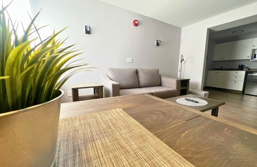 Val Morin Cabin | Hotel Far Hills