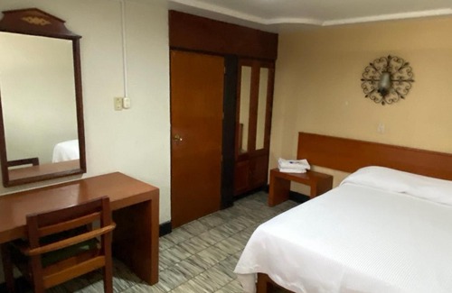 Ciudad Guzman Hotel | HOTEL FLAMINGOS DE CIUDAD GUZMAN