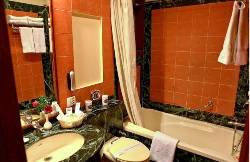 Karol Bagh Hotel | Hotel Florence Inn, Karol Bagh, New Delhi, 2 Min from Metro
