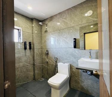 Bhuj Hotel | Hotel Fun n Food