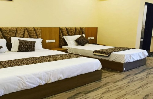 Sanand House | Hotel Fun Park Sanand