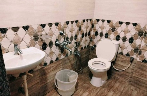 Sector 2 Hotel | Hotel G Grand by Urban Stay