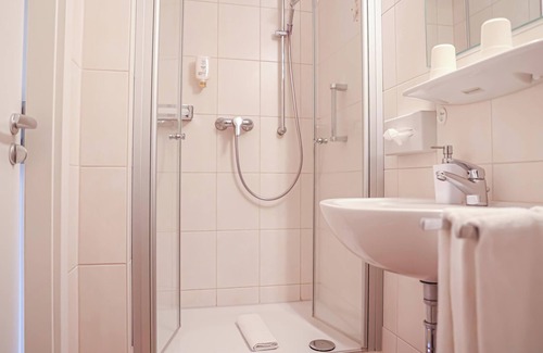 Unterglottertal Hotel | Hotel-Gasthaus Goldener Engel