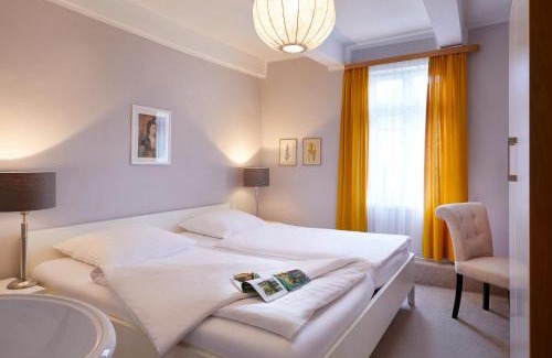 Oberhundem Hotel | Hotel Gasthof Zu den Linden