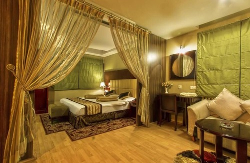 Sualkuchi Hotel | Hotel Gateway Grandeur