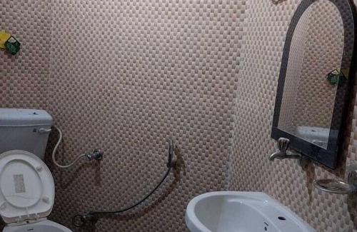 Rajgarhi Hotel | Hotel Gauri Shankar & Restaurant