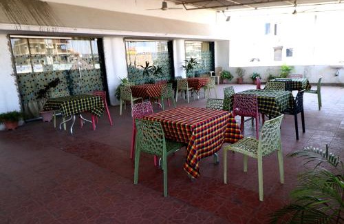 Daulatabad Hotel | Hotel Girnar