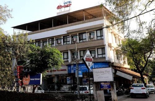 Daulatabad Hotel | Hotel Girnar